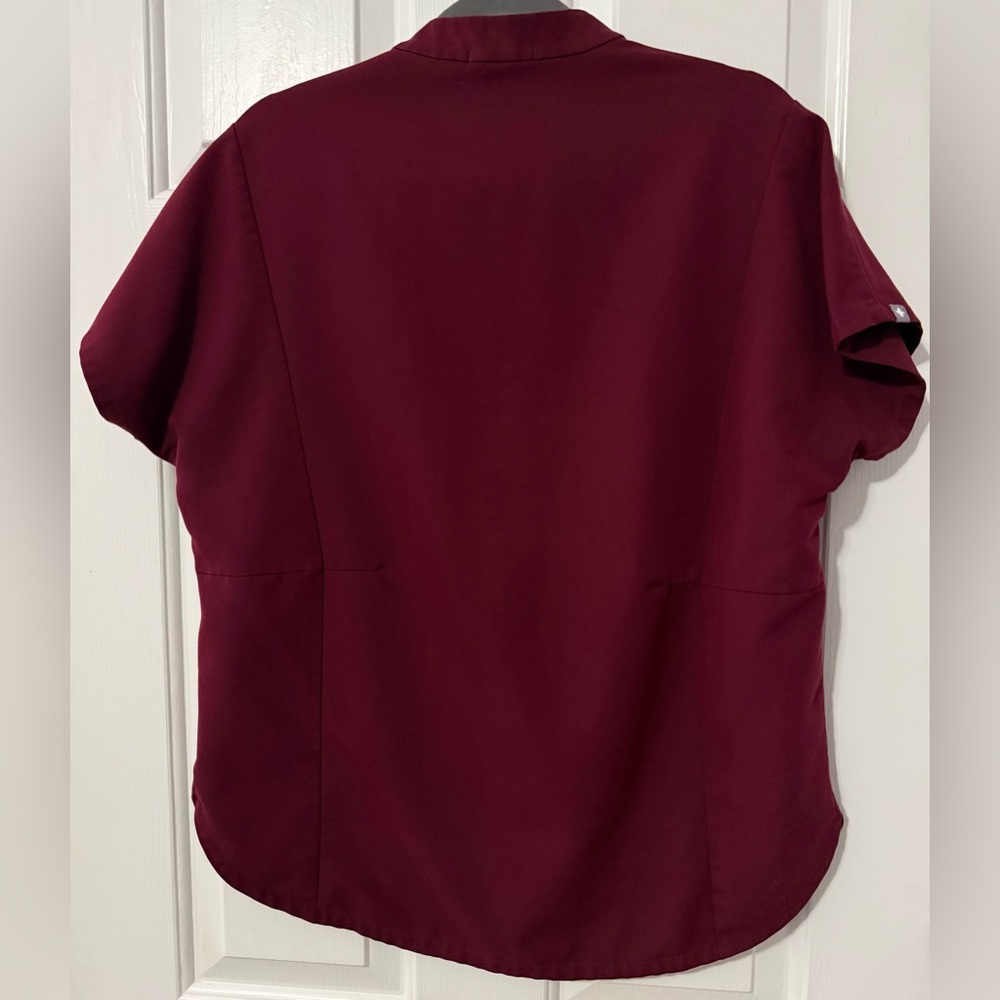 Figs Burgundy Scrub Top - Picture 4 of 6
